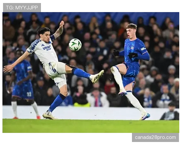 比利亚雷亚尔3-0完胜，三粒进球全部通过角球配合完成